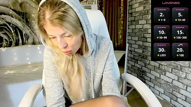 Eva Melow online show from 02.22.25