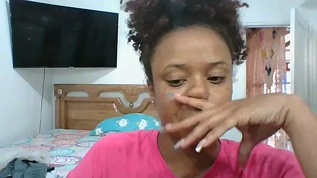 Snapshot of Eylend_Lisboa chatting on 01.15.25 Eylend Lisboa online show from 01.15.25