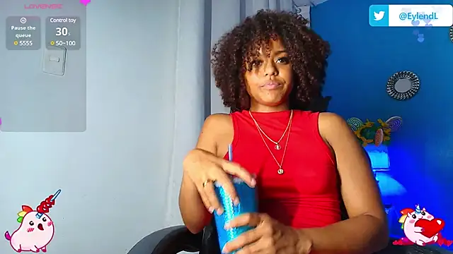 Snapshot of Eylend_Lisboa chatting on 02.01.25 Eylend Lisboa online show from 02.01.25