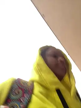 Snapshot of Eylend_Lisboa chatting on 02.25.25 Eylend Lisboa online show from 02.25.25