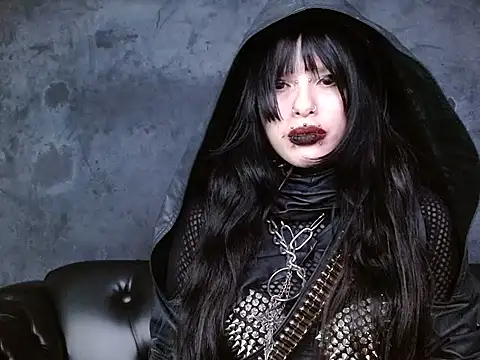 Snapshot of XXIOUX chatting on 09.22.25 XXIOUX online show from 09.22.25