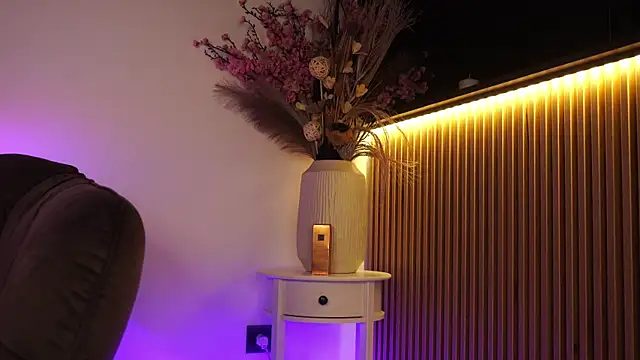 KimyBroox online show from 04.17.26