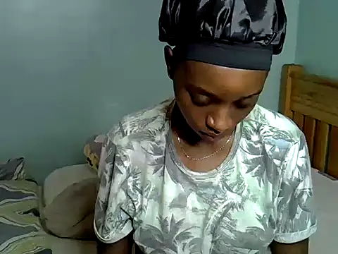 Snapshot of Enkarxx chatting on 01.24.25 Enkarxx online show from 01.24.25