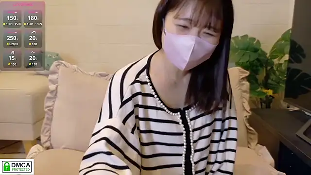 Snapshot of SUZU_ chatting on 03.25.26 SUZU online show from 03.25.26