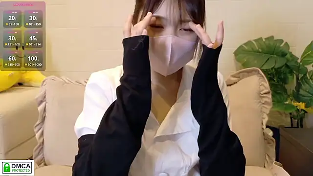 Snapshot of SUZU_ chatting on 04.04.26 SUZU online show from 04.04.26