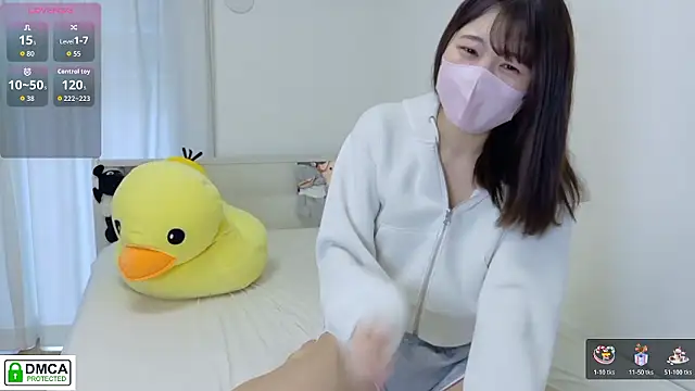 Snapshot of SUZU_ chatting on 04.10.26 SUZU online show from 04.10.26