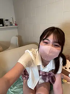 Snapshot of SUZU_ chatting on 04.11.26 SUZU online show from 04.11.26