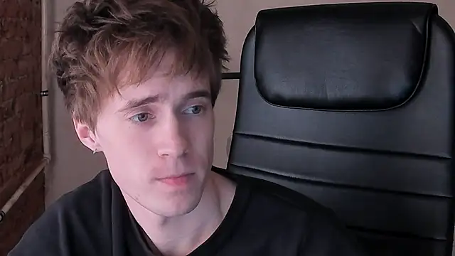 Snapshot of _tokyo_ghoul chatting on 02.14.25 tokyo ghoul online show from 02.14.25