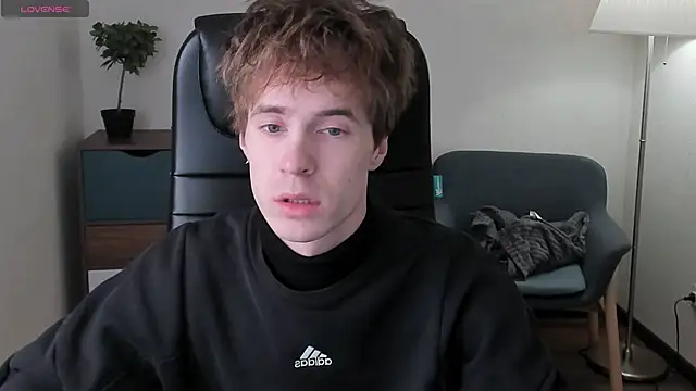 Snapshot of _tokyo_ghoul chatting on 02.22.25 tokyo ghoul online show from 02.22.25