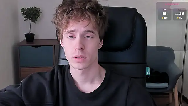 Snapshot of _tokyo_ghoul chatting on 02.22.25 tokyo ghoul online show from 02.22.25