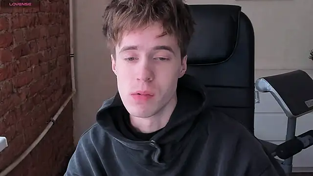 Snapshot of _tokyo_ghoul chatting on 03.16.25 tokyo ghoul online show from 03.16.25