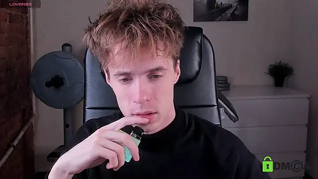 Snapshot of _tokyo_ghoul chatting on 10.10.25 tokyo ghoul online show from 10.10.25