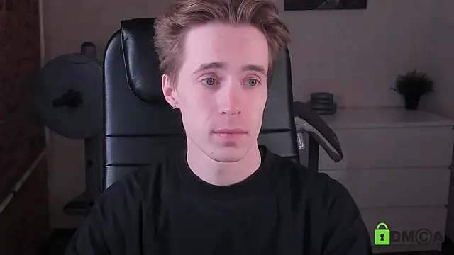 Snapshot of _tokyo_ghoul chatting on 10.26.25 tokyo ghoul online show from 10.26.25