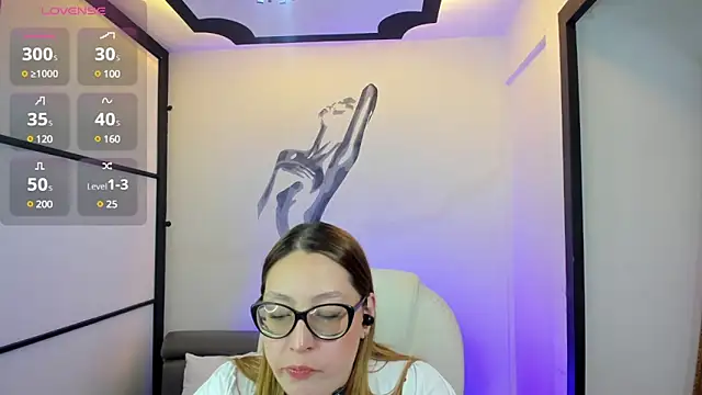 NiickyJones online show from 02.08.25