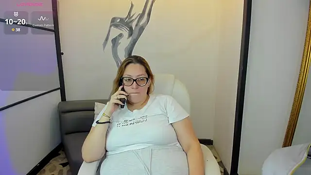 NiickyJones online show from 02.25.25