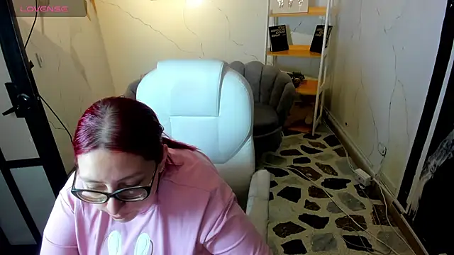 NiickyJones online show from 09.13.25