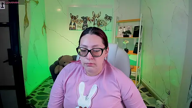 NiickyJones online show from 11.17.25