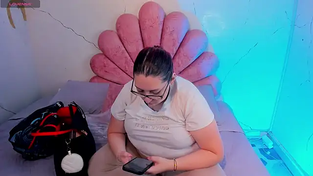 NiickyJones online show from 02.13.26