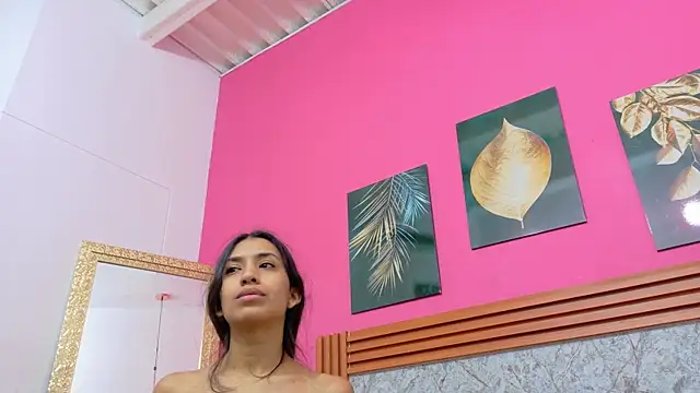 Snapshot of littlee_emilyy_ chatting on 03.19.26 littlee emilyy online show from 03.19.26