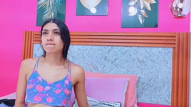 Snapshot of littlee_emilyy_ chatting on 03.24.26 littlee emilyy online show from 03.24.26