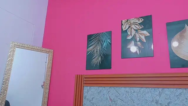 Snapshot of littlee_emilyy_ chatting on 04.01.26 littlee emilyy online show from 04.01.26