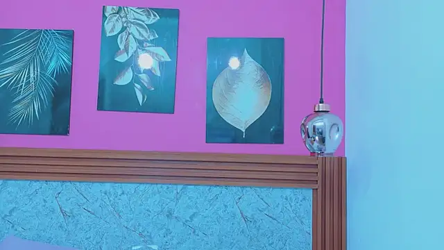 Snapshot of littlee_emilyy_ chatting on 04.04.26 littlee emilyy online show from 04.04.26