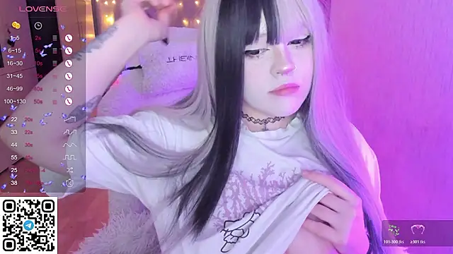 Snapshot of SelenaCute chatting on 02.05.26 SelenaCute online show from 02.05.26