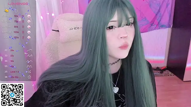 Snapshot of SelenaCute chatting on 05.13.26 SelenaCute online show from 05.13.26