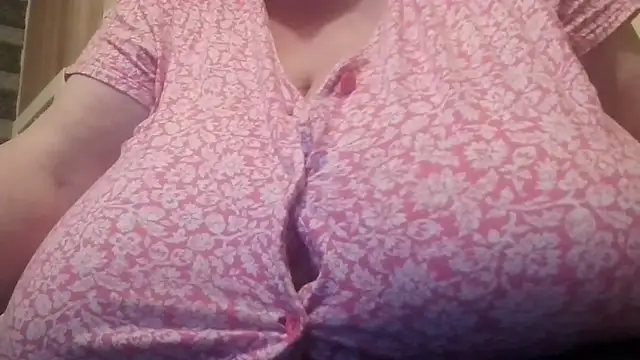 Nataliesbestjuggs online show from 12.21.25