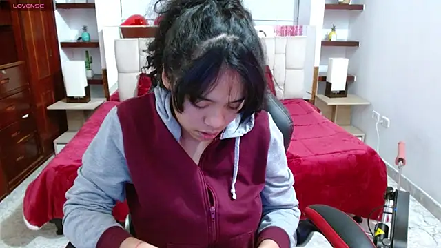 laureentt  online show from 02.22.25