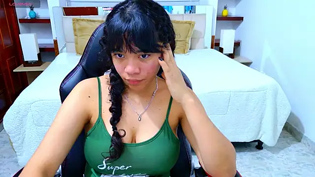 laureentt  online show from 12.16.25