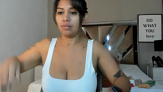 sharlott18 online show from 01.04.25