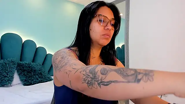 sharlott18 online show from 02.22.26