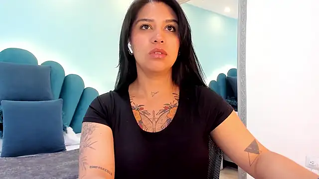 sharlott18 online show from 03.05.26