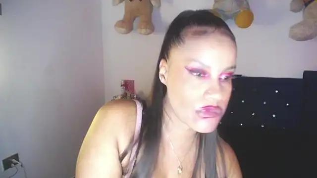 Snapshot of pamela_guzmaan chatting on 11.20.25 pamela guzmaan online show from 11.20.25