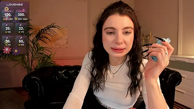 Snapshot of Ashley-Urban chatting on 02.28.25 Ashley-Urban online show from 02.28.25