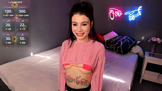 Snapshot of Ashley-Urban chatting on 03.15.25 Ashley-Urban online show from 03.15.25