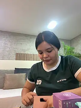 IsabellaAllen online show from 04.12.26