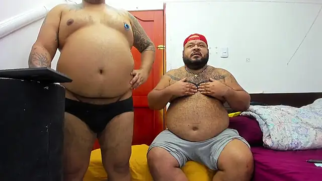 Snapshot of Latino_bigcock chatting on 10.10.25 Latino bigcock online show from 10.10.25