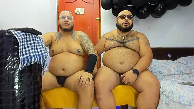 Snapshot of Latino_bigcock chatting on 11.06.25 Latino bigcock online show from 11.06.25