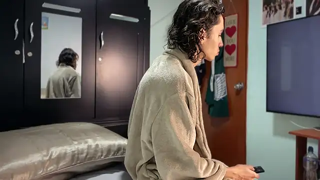 Snapshot of imcoltonalvin chatting on 09.12.25 imcoltonalvin online show from 09.12.25