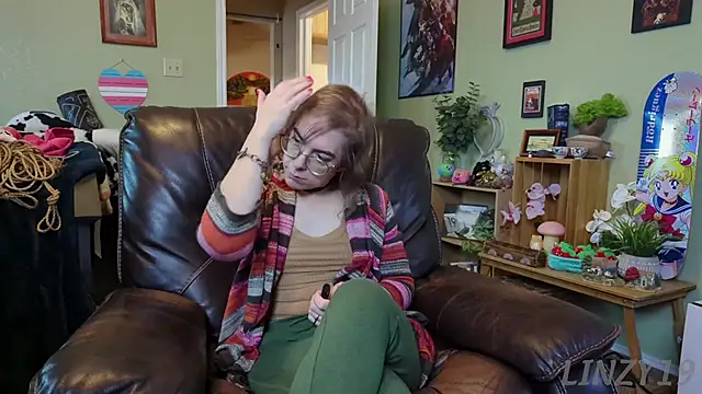 Linzy 19 online show from 01.29.25
