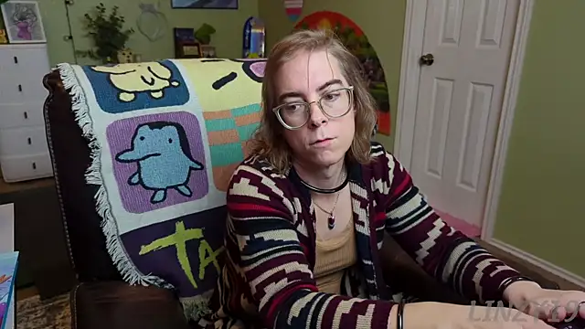 Linzy 19 online show from 02.18.25