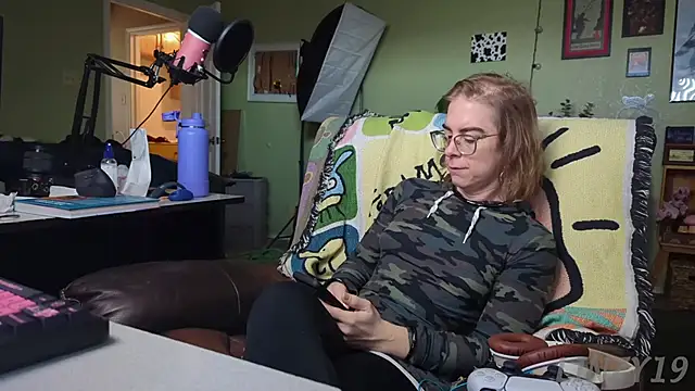 Linzy 19 online show from 03.02.25