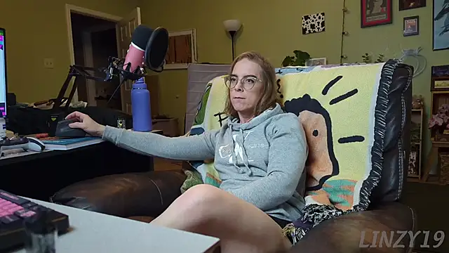 Linzy 19 online show from 03.05.25