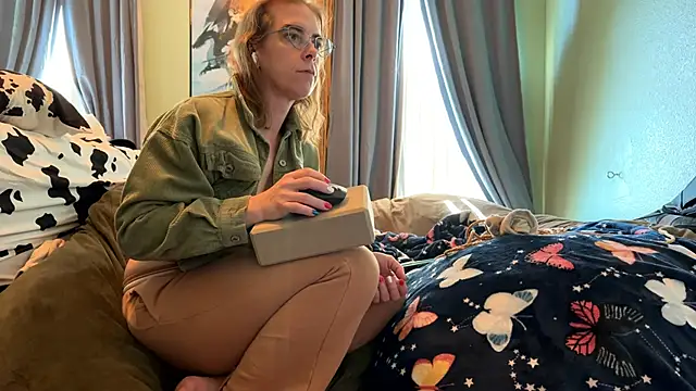 Linzy 19 online show from 02.27.26