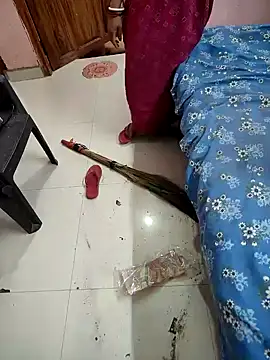 COUPLLE VILLAGE online show from 03.12.25