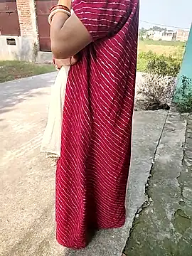 COUPLLE VILLAGE online show from 11.08.25