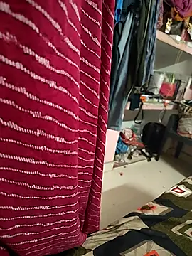 COUPLLE VILLAGE online show from 04.21.26