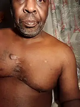 Snapshot of macnificent1fr chatting on 01.11.25 macnificent1fr online show from 01.11.25